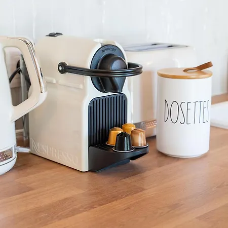 Renting - Crotti - Authentic Immersion Sea & Massena Appartement