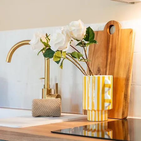 Renting - Crotti - Authentic Immersion Sea & Massena Apartman *